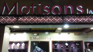 Motisons Jewellers stock split